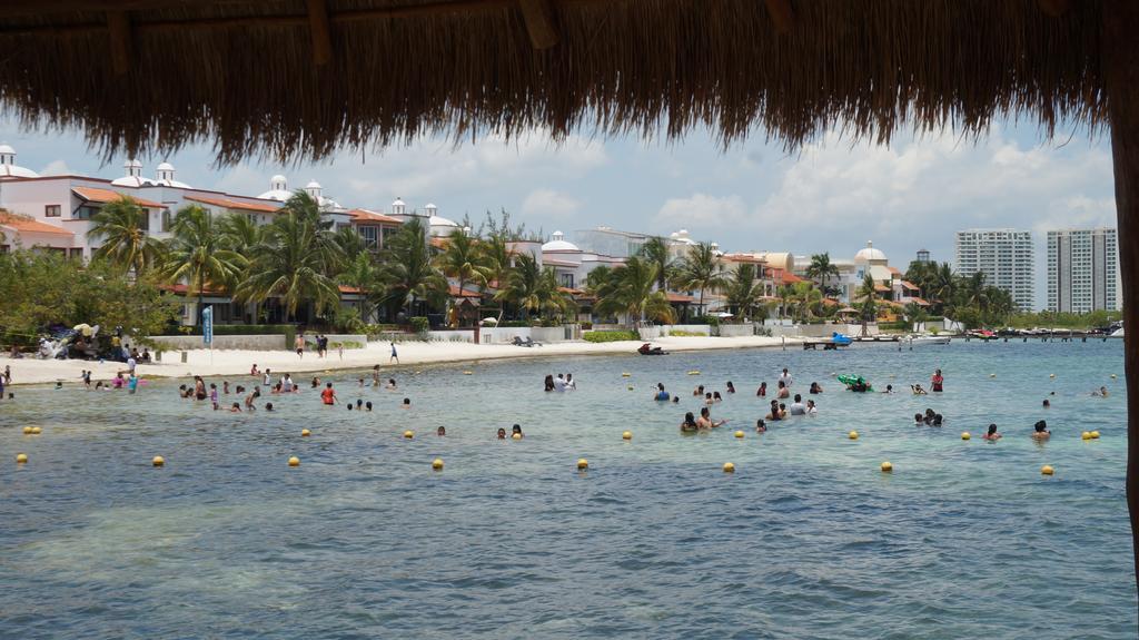 Las Perlas Condos Cancun Luaran gambar
